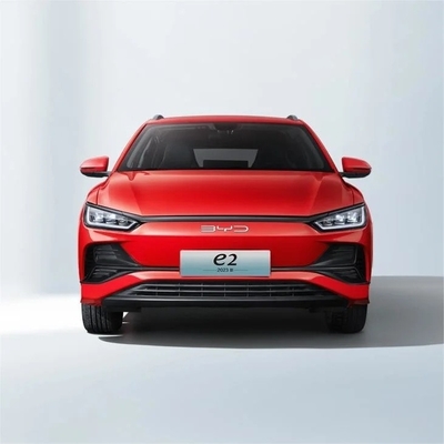 43.2kwh バッテリー容量 白灰 赤青色 405kmの走行距離を持つ電気自動車