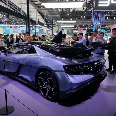 ビッド・ヤング・ワン U9 EV スーパーカー フロント・ディスク リア・ディスク ブレーキシステム 純電動車