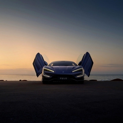 人気モデルByd U9 ヘッドアップディスプレイ付き スーパーカー 中国純電気自動車