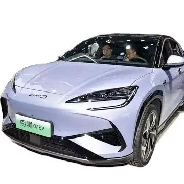 バイドシーライオン 07 EV 2024 610km 550km 長距離 225km/H 高速 FWD コンパクトSUV デュアルモーター