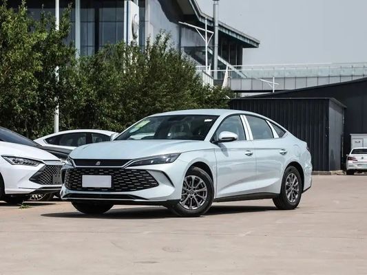 2024 Byd Qin L Dm-I 長距離80km 120km プラグインハイブリッド 全距離走行距離2100km エネルギー車両 車EV 充電時間3.42時間