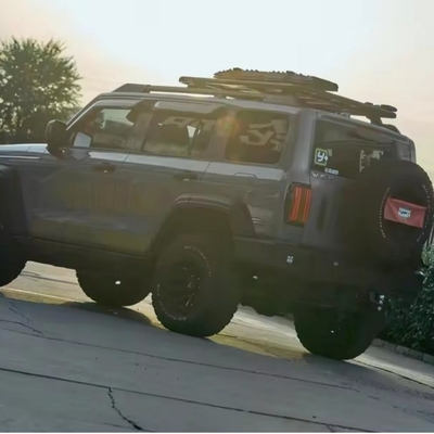 2024 グレートウォールタンク 300 車 8 スピード 227HP 2023 2.0t コンカナー ガソリン車両 SUV