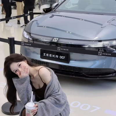 純電動エンジン ジーリー ジーカー 007 2024 001 電気自動車 100kwh ファイバートップ版