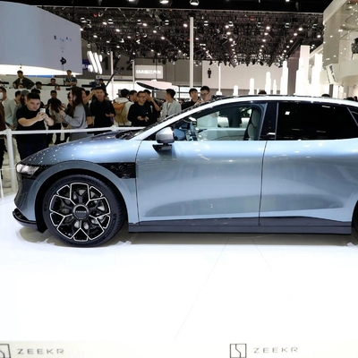 純電動エンジン ジーリー ジーカー 007 2024 001 電気自動車 100kwh ファイバートップ版