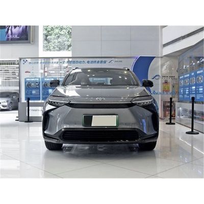 中型SUV トヨタ Bz4X 電動車 時速160km/H Fwd車両 18インチタイヤ 成人用