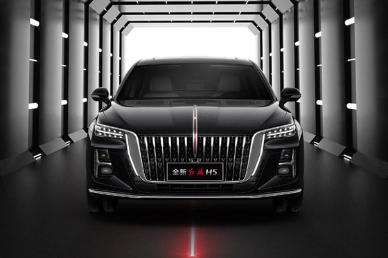 売れる最強のHongqi H5 高級車 2.0L Ot エンジン配置と自動ギアボックス