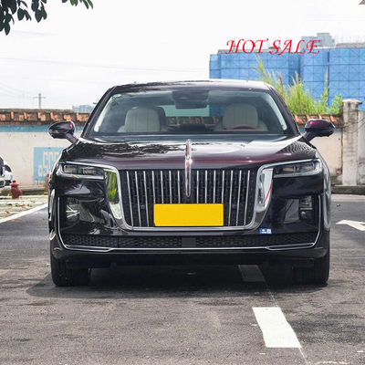 自動ギアボックスとカスタマイズ付き 5 席ガソリン車