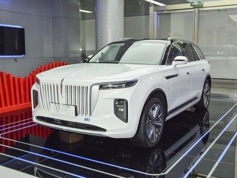 ボディスタイル セダン ホンキ E-HS9 または 4WD モーター付きの中古の中国製 高級電気自動車