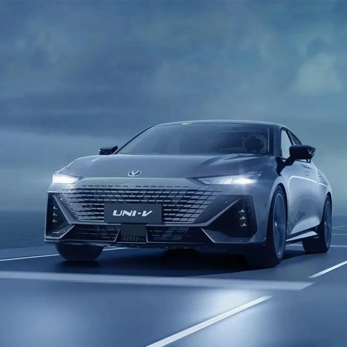 Chang′an Uni-V 2023 Model Idd 1.5t 113km Plug-in Hybrid New Energy Cars