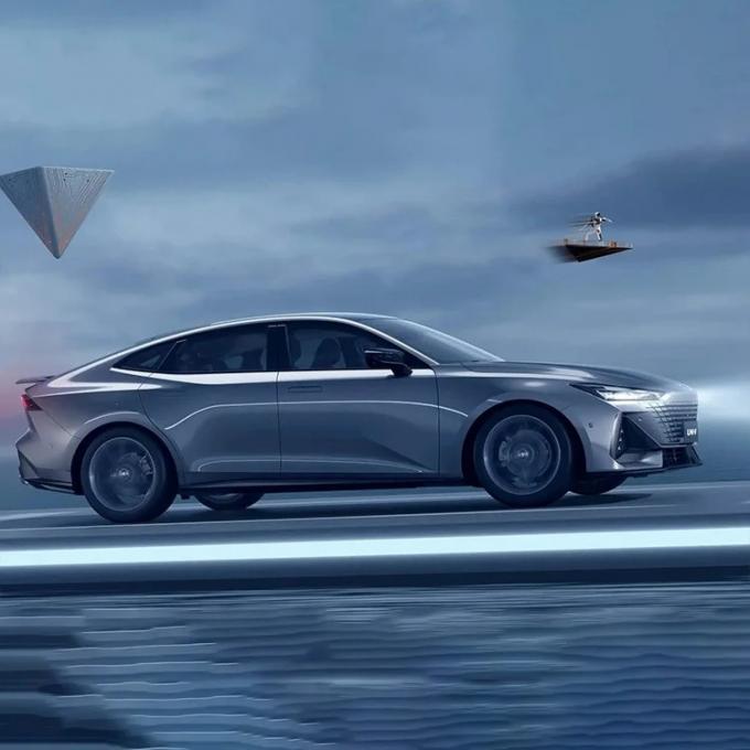 Chang′an Uni-V 2023 Model Idd 1.5t 113km Plug-in Hybrid New Energy Cars